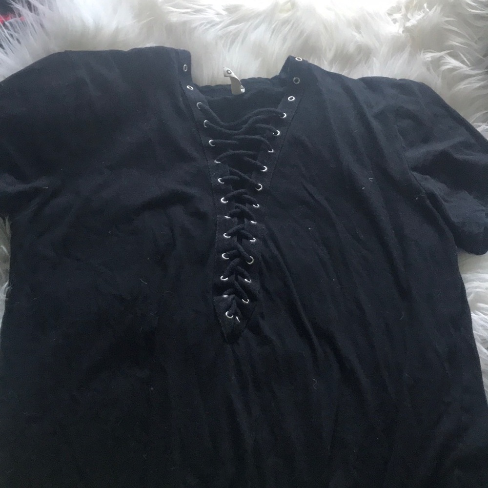 Emma & Sam lace up tee